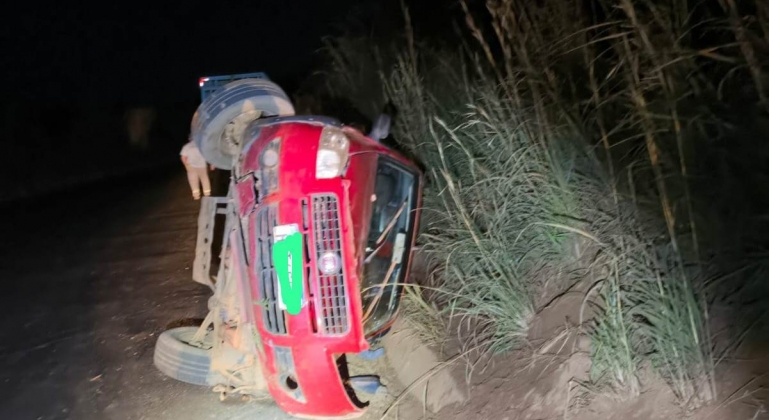 Motorista perde o controle após ultrapassagem e causa acidente com caminhão na MGC-354; entre Patos de Minas e Presidente Olegário Motorista perde o controle após ultrapassagem e causa acidente com caminhão na MGC-354; entre Patos de Minas e Presidente Olegário