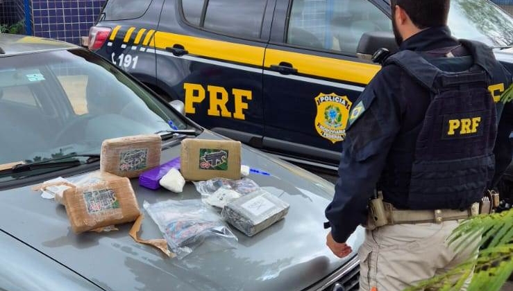 Patos de Minas - Droga de alto valor é encontrada em carro após perseguição na BR-365