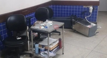Pai se revolta e depreda Hospital Regional após ser impedido de ver filho fora do horário de visitas Pai se revolta e depreda Hospital Regional após ser impedido de ver filho fora do horário de visitas