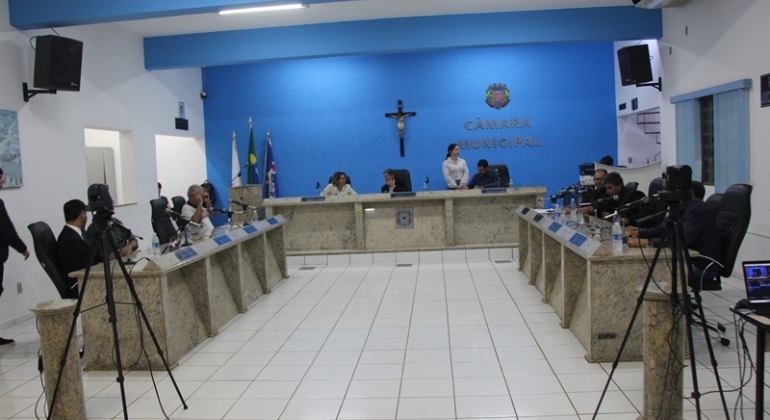 Após ser aprovado na Câmara Municipal; PL que proíbe utilização de fogos de artifícios com estouros e estampidos em Lagoa Formosa é encaminhado ao prefeito para sanção 
