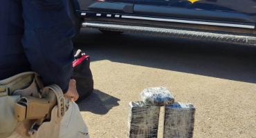 Homem é preso com três barras de cocaína em ônibus fiscalizado pela PRF em Patos de Minas Homem é preso com três barras de cocaína em ônibus fiscalizado pela PRF em Patos de Minas