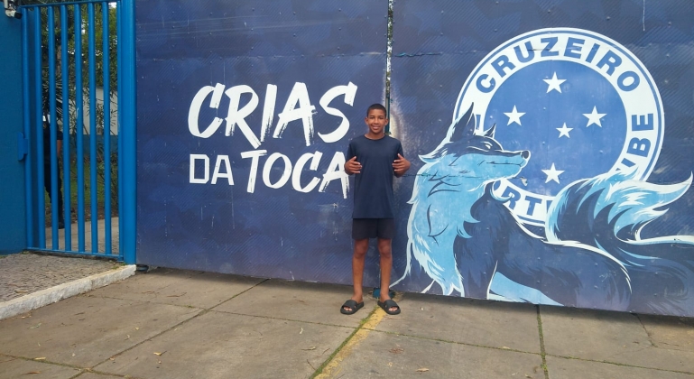 Lagoa Formosa - Jogador de 12 anos aprovado em várias “peneiras” no Cruzeiro pede ajuda para custear despesas em Belo Horizonte Lagoa Formosa - Jogador de 12 anos aprovado em várias “peneiras” no Cruzeiro pede ajuda para custear despesas em Belo Horizonte