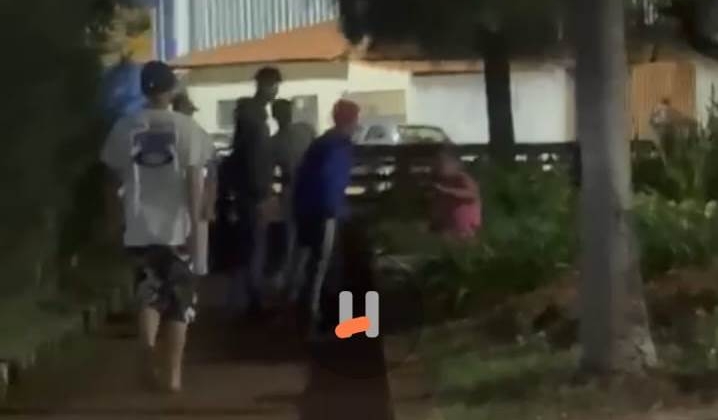 Menores são detidos pela Polícia Militar após agredirem homem com varadas, socos e chutes em Lagoa Formosa Menores são detidos pela Polícia Militar após agredirem homem com varadas, socos e chutes em Lagoa Formosa