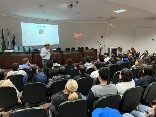Jovens do Agro se reúnem no 1º encontro FAEMG Jovem de Patos de Minas, na Fenamilho 2025 Jovens do Agro se reúnem no 1º encontro FAEMG Jovem de Patos de Minas, na Fenamilho 2025