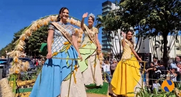 Patos de Minas - Desfile, bolo e pamonha marcam o aniversário de 133 anos Patos de Minas - Desfile, bolo e pamonha marcam o aniversário de 133 anos