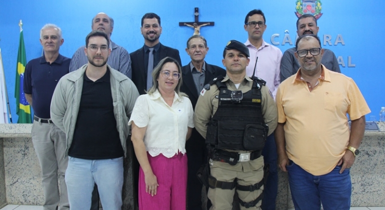 Secretário de Meio Ambiente de Lagoa Formosa e comandante da Polícia Militar participam de reunião na Câmara dos Vereadores