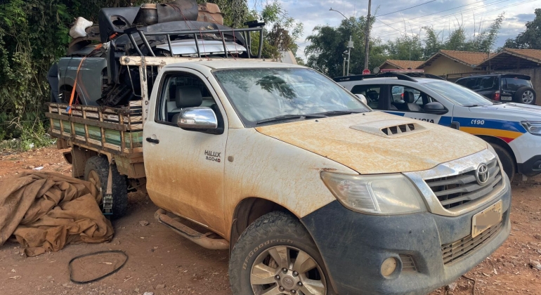 Patos de Minas -Homem é preso em flagrante com caminhonete carregada de peças furtadas Patos de Minas -Homem é preso em flagrante com caminhonete carregada de peças furtadas