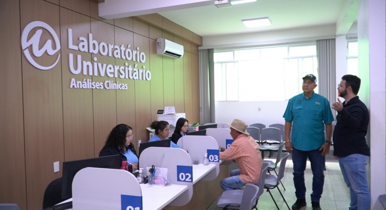 UNIPAM recebe visita de apresentador do Panamá, Manuel González UNIPAM recebe visita de apresentador do Panamá, Manuel González