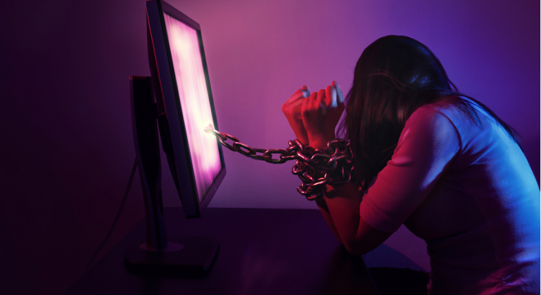 Patos de Minas - Adolescente de 17 anos tem foto íntima vazada por ex-namorado Patos de Minas - Adolescente de 17 anos tem foto íntima vazada por ex-namorado