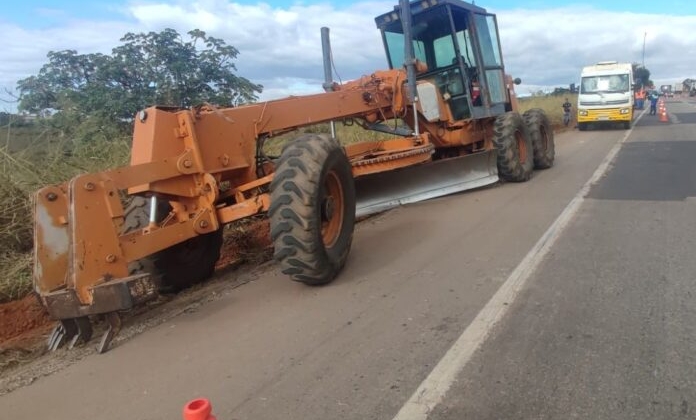 Funcionário morre atropelado por caminhão da própria equipe na BR-262 Funcionário morre atropelado por caminhão da própria equipe na BR-262