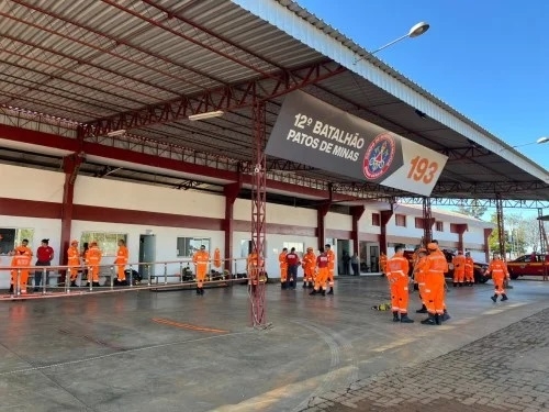 Dia Nacional do Bombeiro presta homenagem aos homens e mulheres que arriscam suas vidas para proteger a população em situações de emergência