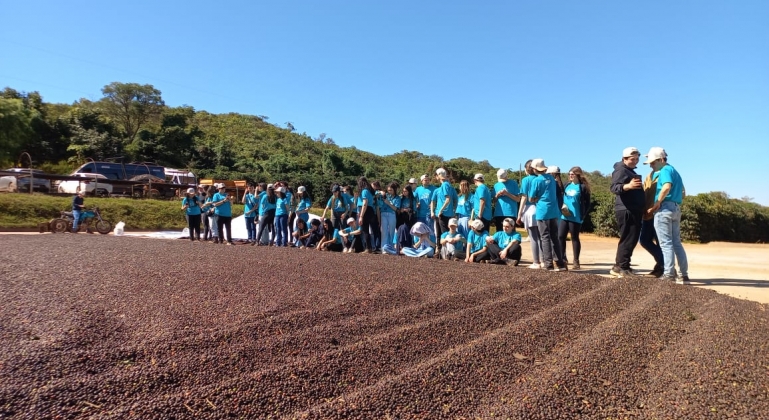 Alunos da Escola do Sebrae visitam região do Cerrado Mineiro em Carmo do Paranaíba, Patrocínio e São Gotardo Alunos da Escola do Sebrae visitam região do Cerrado Mineiro em Carmo do Paranaíba, Patrocínio e São Gotardo