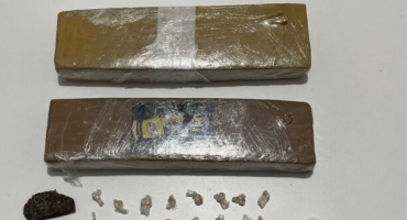 Serra do Salitre – Homem invade casa da ex, tem surto e acaba preso por tráfico de drogas Serra do Salitre – Homem invade casa da ex, tem surto e acaba preso por tráfico de drogas