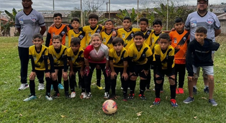 Equipe Sub-9 da Escolinha de Futebol de Lagoa Formosa é Campeã da Copa Regional Society Petiz Equipe Sub-9 da Escolinha de Futebol de Lagoa Formosa é Campeã da Copa Regional Society Petiz
