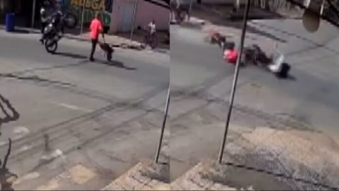VÍDEO: Motoqueiro com CNH cassada que dava ‘grau’ atropela e mata idoso de 81 anos VÍDEO: Motoqueiro com CNH cassada que dava ‘grau’ atropela e mata idoso de 81 anos