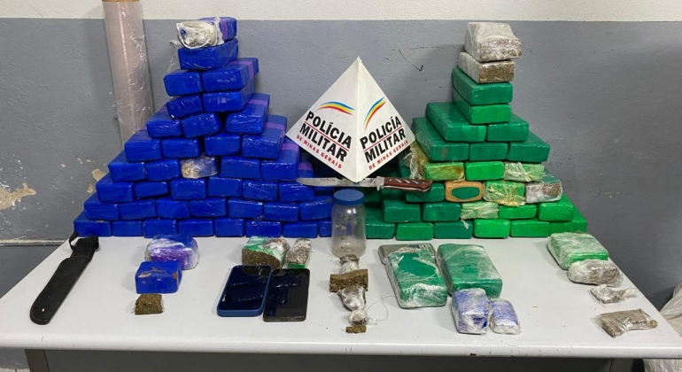 Polícia Militar apreende grande quantidade de droga e prende autores de tráfico em patos de minas