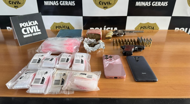 Lagoa Grande - Polícia apreende drogas, armas de fogo e munições