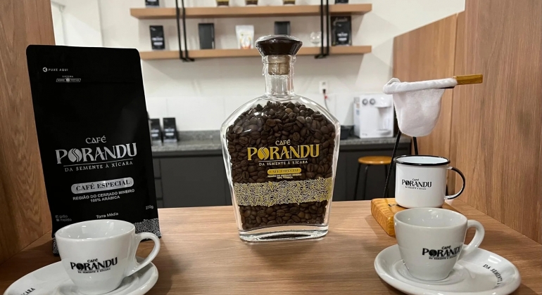 Técnica desenvolvida por pesquisadores da UFU Patos de Minas transforma grão verde em café reconhecido internacionalmente Técnica desenvolvida por pesquisadores da UFU Patos de Minas transforma grão verde em café reconhecido internacionalmente