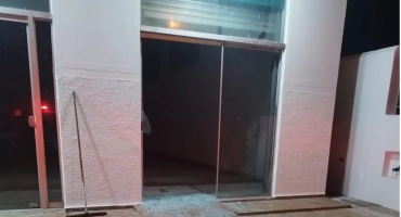Presidente Olegário - Homem foragido da justiça é preso por danos ao patrimônio e ameaça Presidente Olegário - Homem foragido da justiça é preso por danos ao patrimônio e ameaça