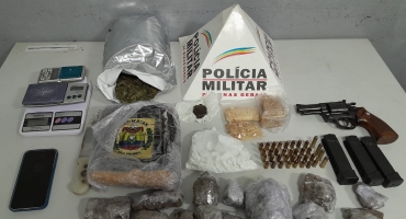 Polícia Militar de Patos de Minas prende suspeito por tráfico de drogas e porte ilegal de arma de fogo Polícia Militar de Patos de Minas prende suspeito por tráfico de drogas e porte ilegal de arma de fogo