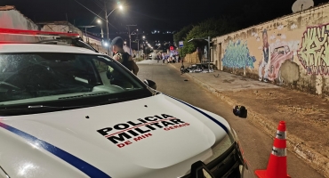 Dois jovens são mortos a tiros no bairro Jardim Esperança na cidade de Patos de Minas Dois jovens são mortos a tiros no bairro Jardim Esperança na cidade de Patos de Minas