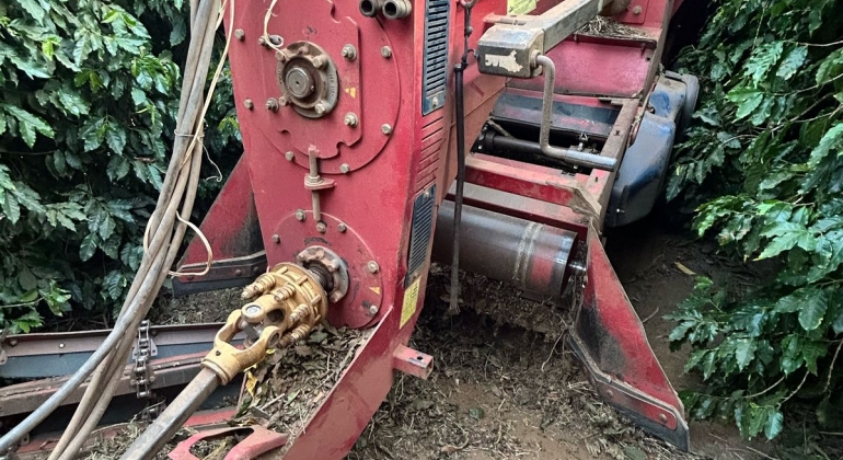 Produtor rural morre após ser sugado por máquina agrícola em lavoura de café próximo à Santana de Patos Produtor rural morre após ser sugado por máquina agrícola em lavoura de café próximo à Santana de Patos