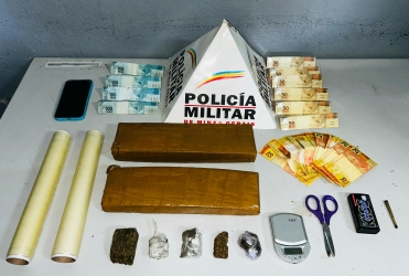 Polícia Militar apreende barras de maconha e prende suspeitos de tráfico no bairro Santa Teresinha; em Patos de Minas 