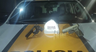 Patos de Minas - Jovem é preso com duas armas de fogo dentro de veículo de transporte por aplicativo na MGC-354 Patos de Minas - Jovem é preso com duas armas de fogo dentro de veículo de transporte por aplicativo na MGC-354