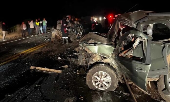 Tragédia na BR-491 no Sul de Minas deixa oito mortos e dois feridos Tragédia na BR-491 no Sul de Minas deixa oito mortos e dois feridos