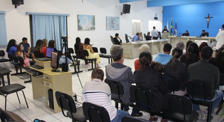Com a presença de defensores da causa animal, vereadores de Lagoa Formosa realizam 22ª reunião ordinária de 2025
