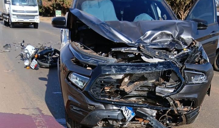 Adolescente de 17 anos morre em acidente envolvendo carro e moto na MG-235; em São Gotardo 