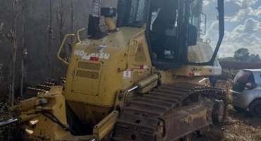 Trator furtado em Goiás é recuperado pela PM em propriedade rural de Serra do Salitre Trator furtado em Goiás é recuperado pela PM em propriedade rural de Serra do Salitre