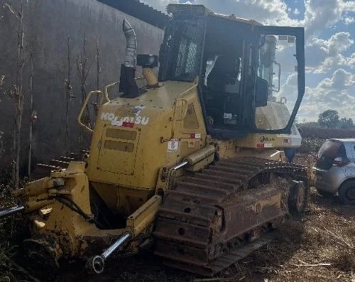 Trator furtado em Goiás é recuperado pela PM em propriedade rural de Serra do Salitre Trator furtado em Goiás é recuperado pela PM em propriedade rural de Serra do Salitre