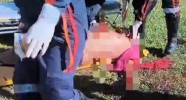 Mulher de 24 anos e o namorado dela são suspeitos de esfaquear idoso com 16 facadas Mulher de 24 anos e o namorado dela são suspeitos de esfaquear idoso com 16 facadas
