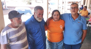 Homem de 53 anos que vivia com andarilho se reencontra com família quando seguia para Romaria 