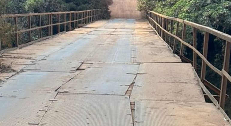 Ponte sobre o Rio Paranaíba no Distrito de Pilar é interditada por falta de condições de segurança 