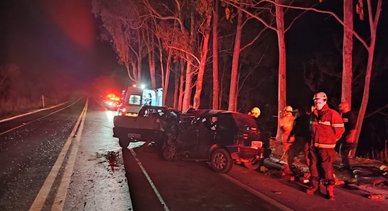 Casal morre e uma pessoa fica ferida em acidente envolvendo dois veículos na BR-365; no município de São Gonçalo do Abaeté 