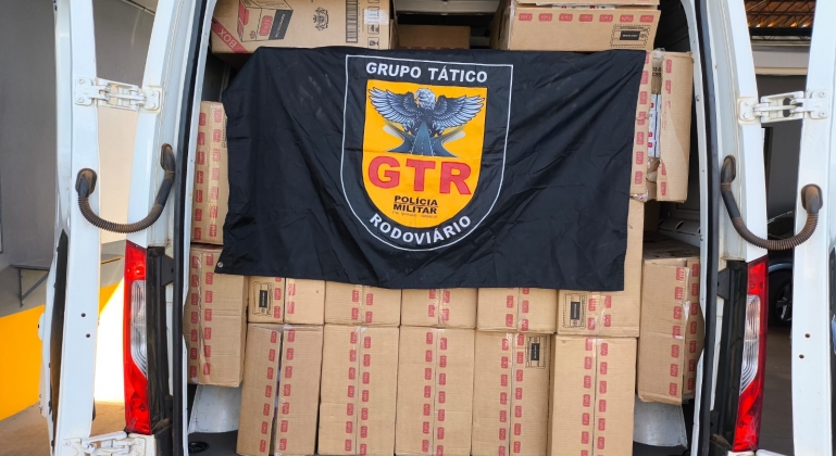 PMRv apreende 900 mil cigarros contrabandeados na BR-354; em Patos de Minas PMRv apreende 900 mil cigarros contrabandeados na BR-354; em Patos de Minas