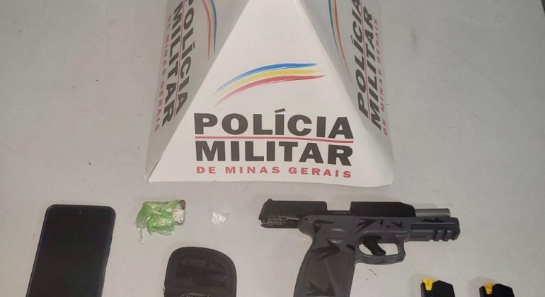 Carro de investigado por estupro de vulnerável é alvo de tiros em Patos de Minas; PM prende suspeito Carro de investigado por estupro de vulnerável é alvo de tiros em Patos de Minas; PM prende suspeito