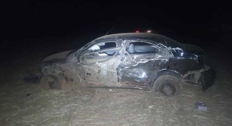 Presidente Olegário - Motorista cochila ao volante e provoca acidente na MG-410 Presidente Olegário - Motorista cochila ao volante e provoca acidente na MG-410