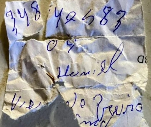 Homem de 44 anos joga papel dentro de automóvel com número de telefone para criança e acaba preso; em Patos de Minas Homem de 44 anos joga papel dentro de automóvel com número de telefone para criança e acaba preso; em Patos de Minas