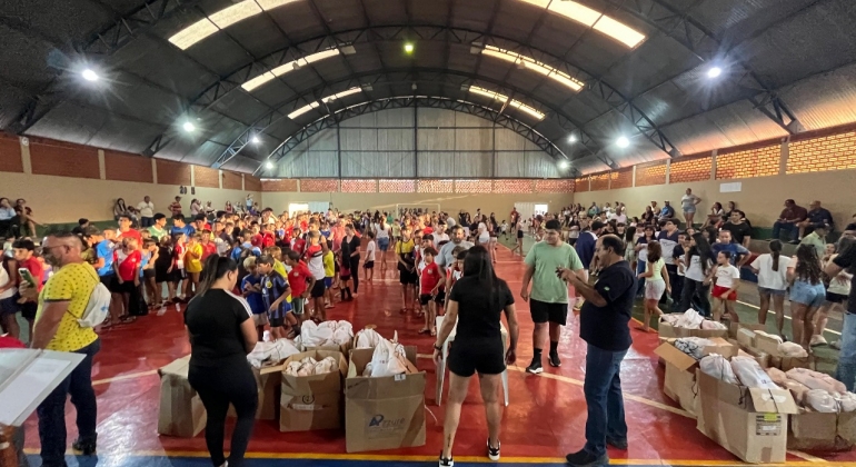 Lagoa Formosa entrega mais de 400 kits esportivos a atletas praticantes de vôlei, futsal e futebol Lagoa Formosa entrega mais de 400 kits esportivos a atletas praticantes de vôlei, futsal e futebol