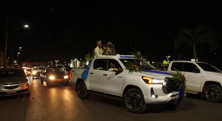 Após visitar a Comunidade de Baú, padroeira de Lagoa Formosa chega à cidade dando início à Festa de Nossa Senhora da Piedade 