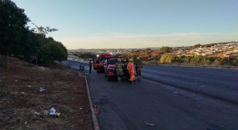 Motorista de 80 anos morre após batida entre carro e caminhão no trevo do Bairro Andorinhas, em Presidente Olegário Motorista de 80 anos morre após batida entre carro e caminhão no trevo do Bairro Andorinhas, em Presidente Olegário