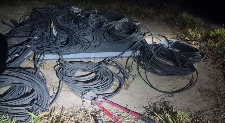 Polícia Militar prende suspeitos de furtar cabos avaliado em R$ 214 mil; em Lagoa Grande Polícia Militar prende suspeitos de furtar cabos avaliado em R$ 214 mil; em Lagoa Grande