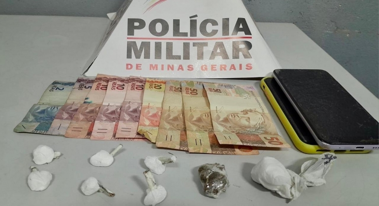 Lagoa Formosa - Polícia Militar prende dois homens por tráfico de drogas Lagoa Formosa - Polícia Militar prende dois homens por tráfico de drogas