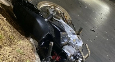 Motociclista fica gravemente ferido em acidente com automóvel em cruzamento na cidade de Patos de Minas Motociclista fica gravemente ferido em acidente com automóvel em cruzamento na cidade de Patos de Minas