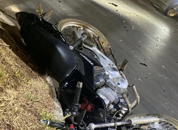 Motociclista fica gravemente ferido em acidente com automóvel em cruzamento na cidade de Patos de Minas Motociclista fica gravemente ferido em acidente com automóvel em cruzamento na cidade de Patos de Minas