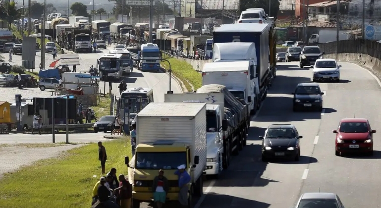 Dia Nacional do Caminhoneiro lembra importância da categoria