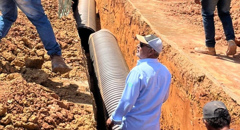Prefeitura de Lagoa Formosa inicia obra de drenagem na Avenida Olien José do Nascimento